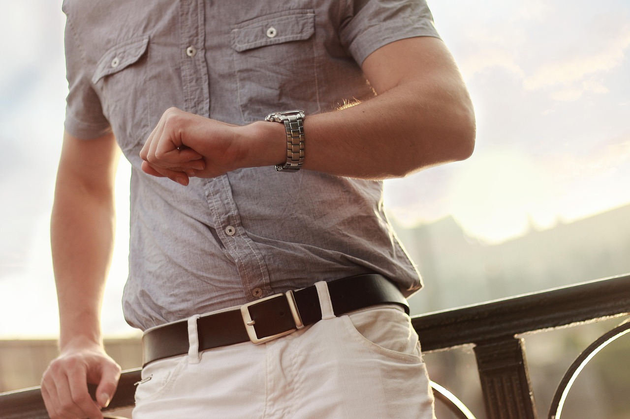 entdecken sie unsere vielfältige auswahl an hochwertigen accessoires, die jedem outfit den perfekten schliff verleihen. von modischen schmuckstücken bis hin zu stilvollen taschen – finden sie das ideale extra für ihren persönlichen stil.