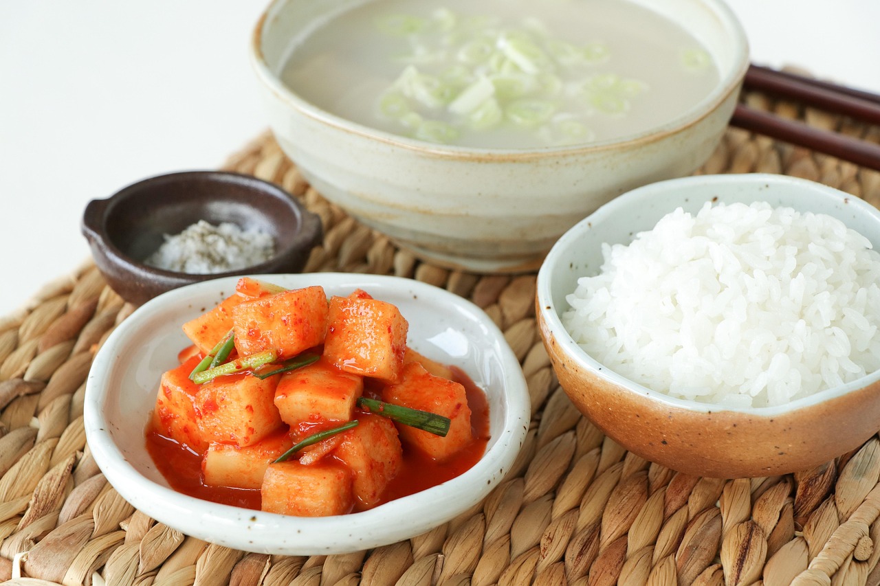 entdecken sie die vielfältigen vorteile von fermentierten lebensmitteln. von joghurt bis kimchi, erfahren sie, wie diese probiotischen nahrungsmittel ihre gesundheit fördern können. erleben sie die köstlichen aromen und die einfachen rezepte, um fermentierte leckereien selbst herzustellen.