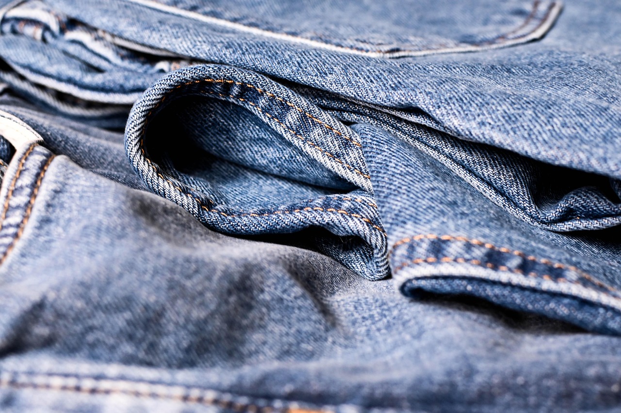 entdecken sie hochwertige bekleidung, die stil und komfort vereint. unsere kollektion bietet nachhaltige materialien und zeitloses design für jeden anlass.
